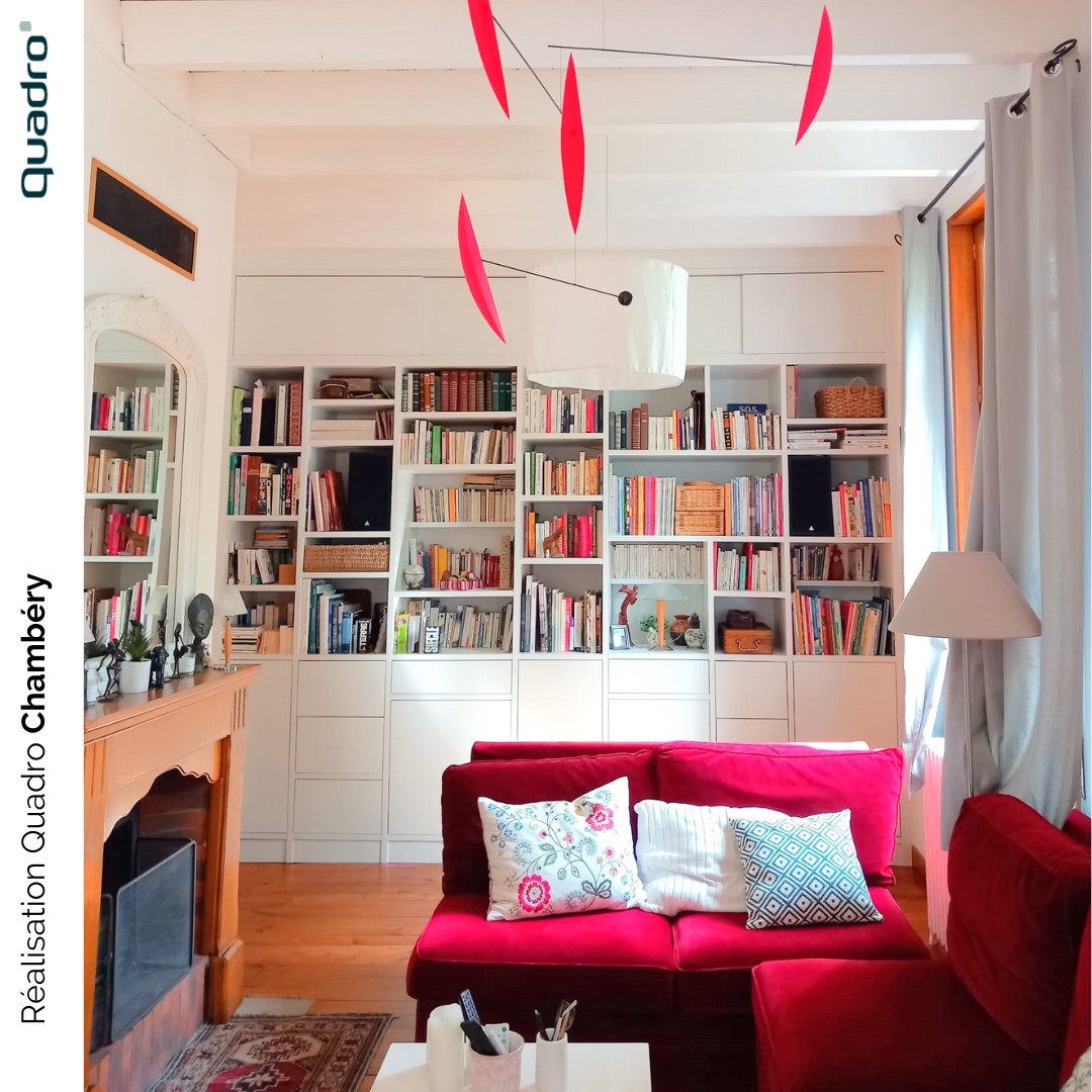 Bibliothèque sur mesure grande hauteur : Un équilibre entre rangement et élégance