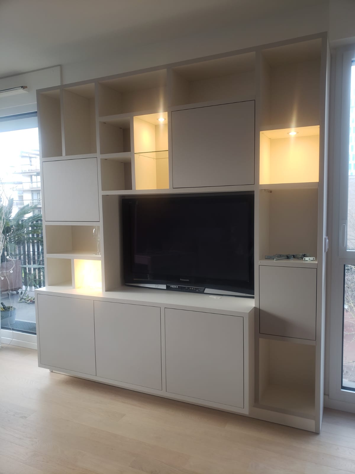 Aménager un meuble TV bibliothèque sur-mesure