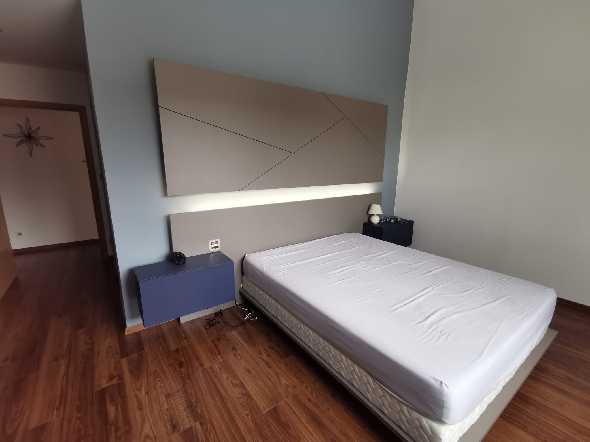 Tête de lit avec rangements