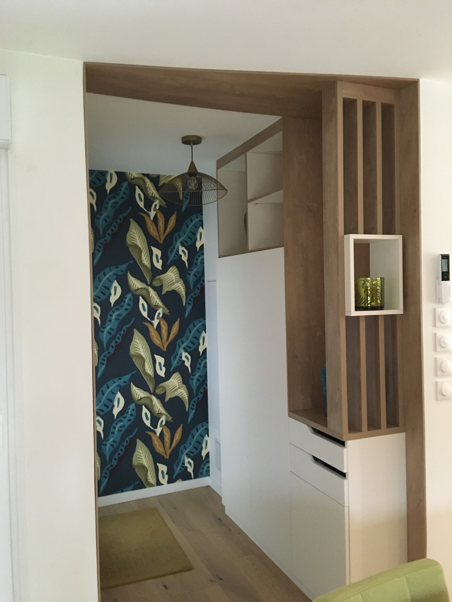 Sur Lille, soignez votre entrée est POSSIBLE . De nombreuses solutions possibles avec le sur mesure .