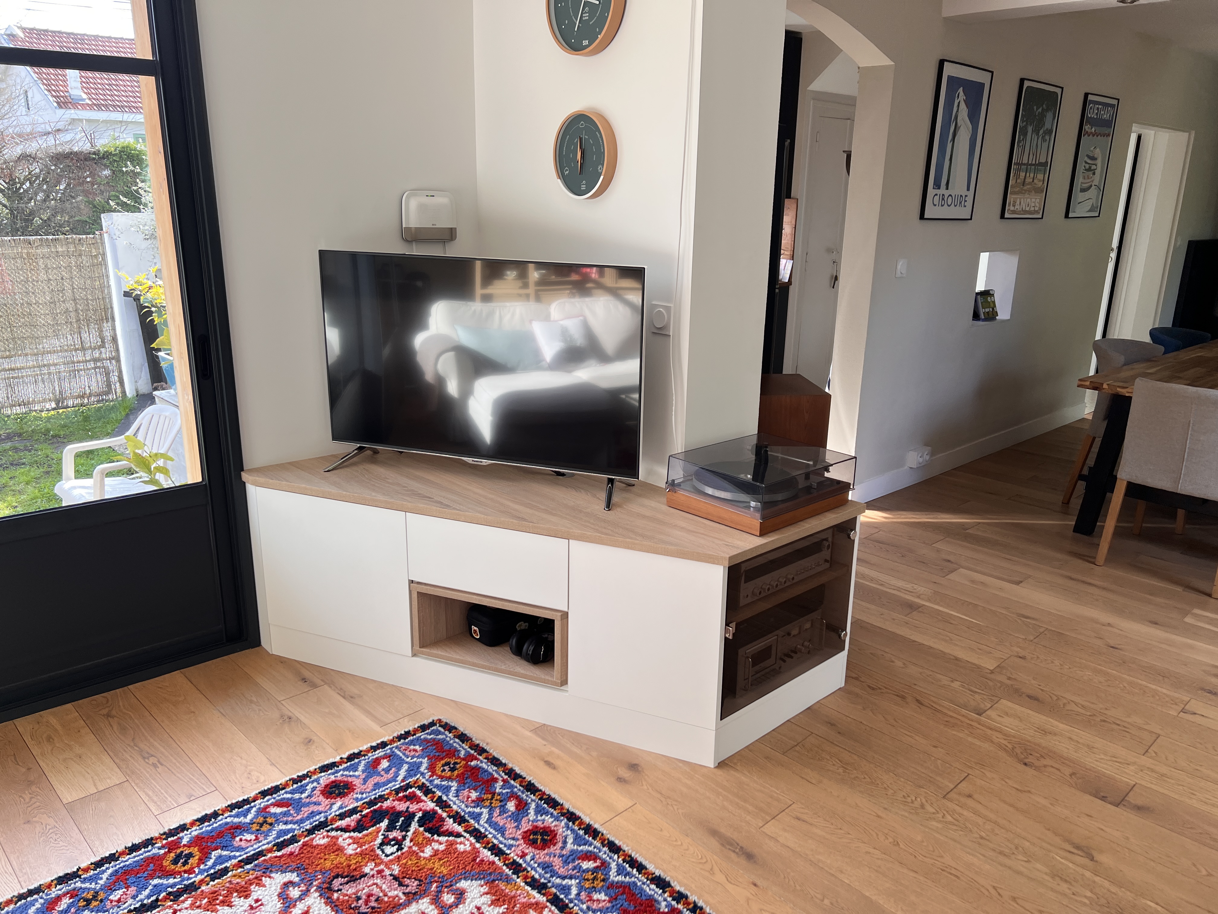Meuble TV en angle