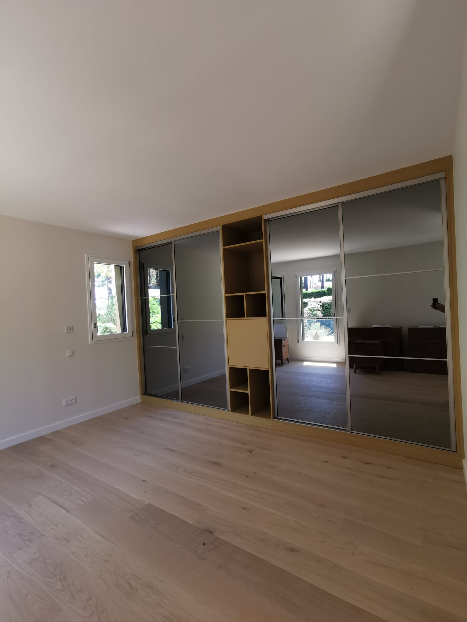 Dressing avec portes miroirs