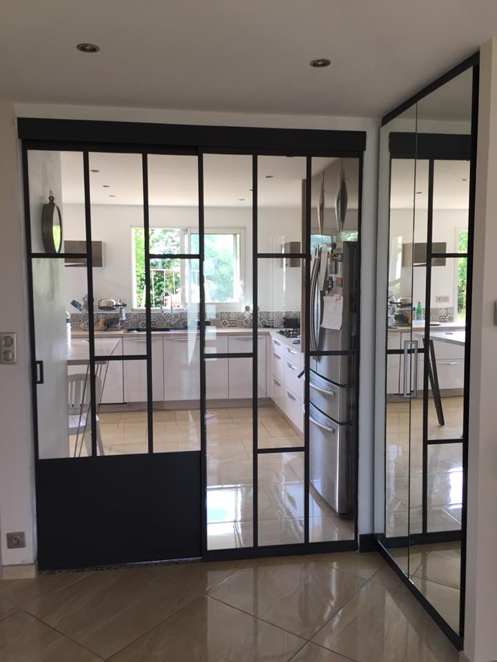 séparation porte verrière entrée style atelier